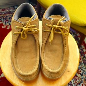 Ipath Cats tan suede skate shoes